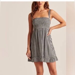 NWT Abercrombie Gingham Dress. Size S